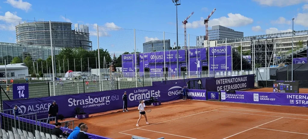 LED Internationaux de Strasbourg : une partie de l'installation sur le Court 1